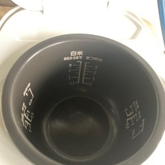 パナソニック 炊飯器 3.5合 IH式 備長炭釜 ホワイト SR-KT069-W 清掃済みの画像