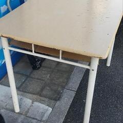 作業テーブルの画像