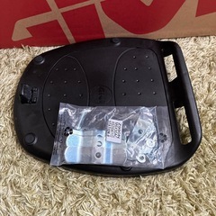 GIVI(ジビ) バイク用 リアボックス モノロック 32L B32N BOLD シルバーパネルの画像