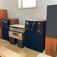 JBLスピーカー、アンプ、カセットデッキの画像