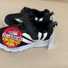 新品！ブラック/ホワイトスニーカー 18cmの画像