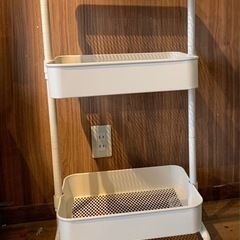 IKEA ロースコグ ワゴン ホワイトの画像
