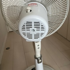白色　扇風機の画像