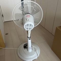 白色　扇風機の画像