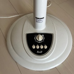 白色　扇風機の画像