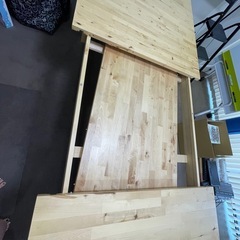 木製テーブル
の画像