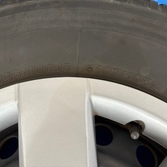 ⭐️在庫処分セール⭐️ ハイエース　ノーマルタイヤ　195/80R15 107/105L LT BRIDGESTONE V600 2019年製　2017年製の画像