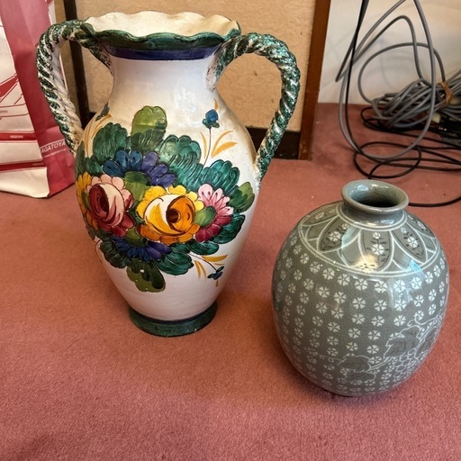 陶器 花瓶 置物 約40年前作品　送料込 有田焼 高級陶器 若山作 唐草ブドウ 花瓶 花器 花生 置物 (AIHO