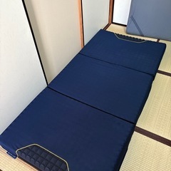 ゼロキューブ マットレス 【 高反発 250N 超硬質】10cm厚 硬め シングル 高密度 30D 折り畳み 3つ折り 高反発マットレス の画像