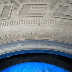 ⭐️在庫処分セール⭐️ ラングラー　新車外し　ノーマルタイヤ　245/75R17 112T M+S BRIDGESTONE DUELER A/T 2019年製の画像