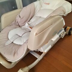 コンビ電動ハイローチェアの画像