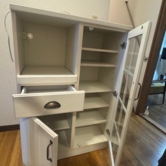 キッチン収納棚の画像