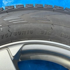 ⭐️在庫処分セール⭐️ ジムニー スタッドレスタイヤ 175/80R16 91Q YOKOHAMA iceGUARD G075 2019年製の画像