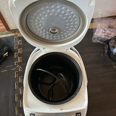 6号炊き炊飯ジャーの画像