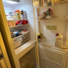 シャープ冷蔵庫2023年の画像