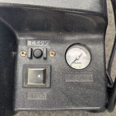 【美品】makita マキタ エアコンプレッサー AC220N 60Hzの画像