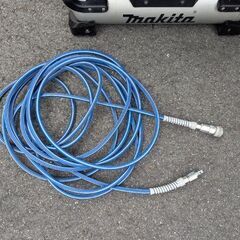 【美品】makita マキタ エアコンプレッサー AC220N 60Hzの画像