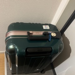 スーツケース　Mサイズ　破損ありの画像
