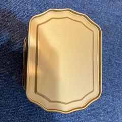 ANNA SUI 缶の画像