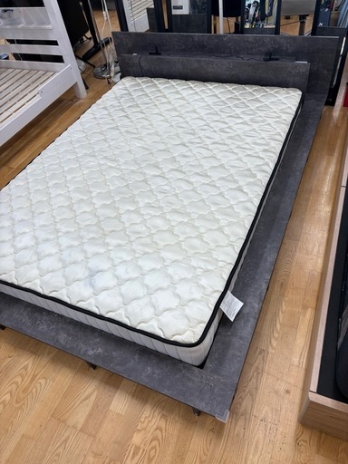 値下げしました。N1052★ ジモティー特別価格?★大理石風ダブルベッド★ベッド★幅1670mm