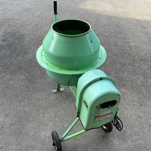 コンクリートミキサー　ナカトミ　まだ使えます。