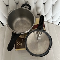 圧力鍋と土鍋8号のセット50円の画像