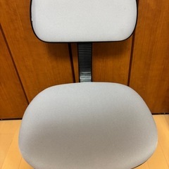 キャスター付きオフィスチェア（グレー）高さ調整可能・美品の画像