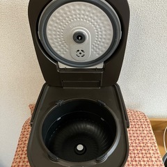 【取引中】炊飯器 ３合炊き アイリスオーヤマの画像