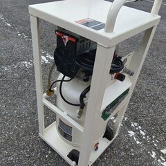 藤原産業 SWV-131 縦型オイルレスエアコンプレッサー【野田愛宕店】【店頭取引限定】【中古美品】管理番号：ITE3JIPEPI49の画像