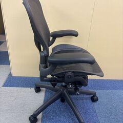 【直接引取限定】ハーマンミラー　アーロンチェア　Bサイズの画像