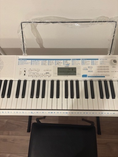 美品　カシオ　光ナビゲーション　電子ピアノ
 