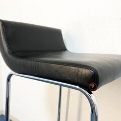 モダンスタイル カウンターチェア背座一体型 合成皮革ブラック 脚部/スチールクロームメッキ パブリックMC-132-3ハイチェアの画像
