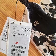 H&M　Disney 　コラボ　総柄シューズ　スリッポン　19センチ　新品未使用の画像