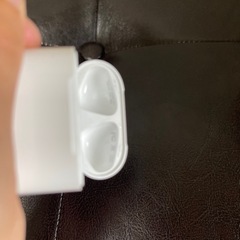 Airpods 2 ケースのみの画像