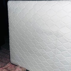 【激安】ダブルベッド用マットレスの画像