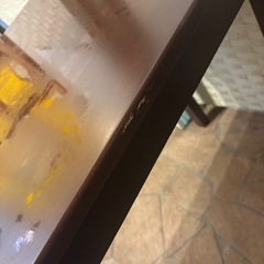 引き出し付木製テーブルの画像