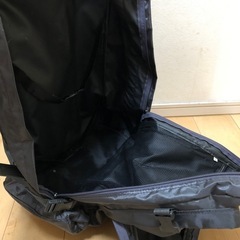 キャリーバッグ　バッグ　ボストンバック　ショルダーバッグ　　エナメルバッグの画像