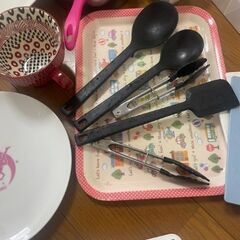キッチン用品まとめ売り(調理器具,食器グラタン用耐熱皿付き))の画像