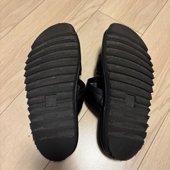 Dr.Martens ブラックダブルストラップサンダルの画像