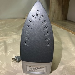 【決まりました】【あげます】Y250716 アイロン　SI-105 スチームアイロン　2022年製 の画像