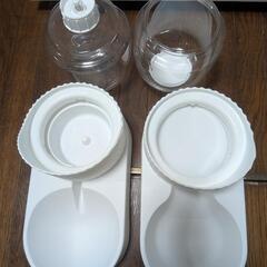 【中古】ペット用 重力式給餌器&給水器の画像