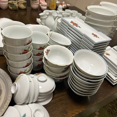 食器　まとめて
の画像