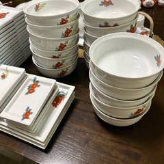 食器　まとめて
の画像