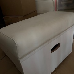 白　フットケア ネイルサロン フット台の画像