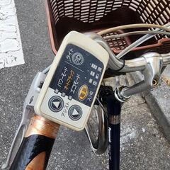 『ＳＡＬＥ　３０％』　電動自転車　パナソニック　２６インチ　バッテリー　充電器　付き　青　配達可能の画像