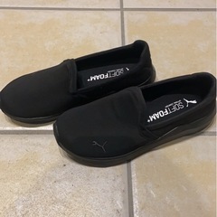 PUMA スニーカーの画像