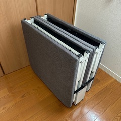 折りたたみベッド
の画像
