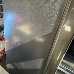 ✨激安価格✨2021年製126L冷蔵庫シルバーの画像