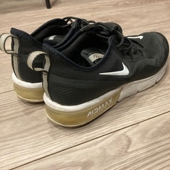 NIKEエアMAX🔴スニーカー28センチの画像