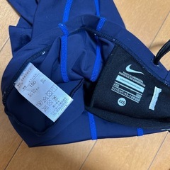 Nike 水着 
100cm の画像